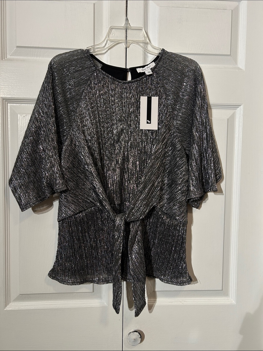 NWT Nine West Silver Metallic Peplum Top Blouse crinkle 3/4 Sleeve Size L Large